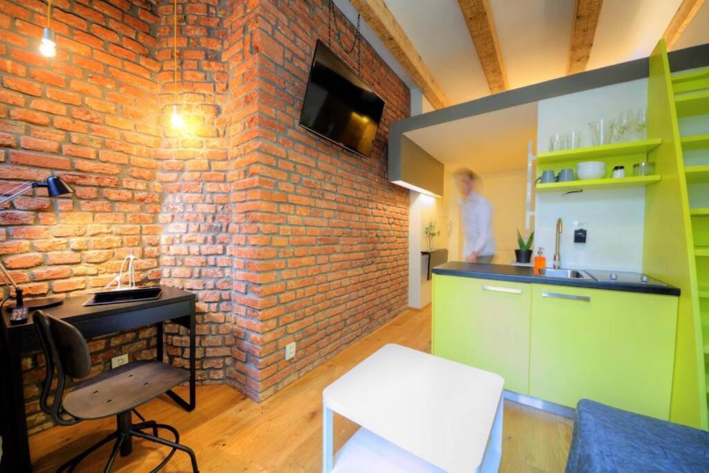 Central Studio - Andel Prague
