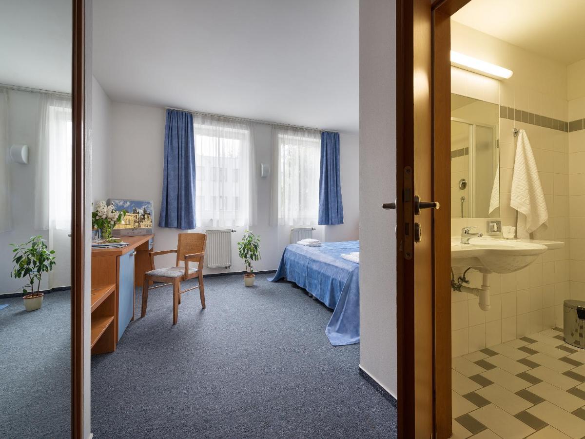 Ea Populus Otel