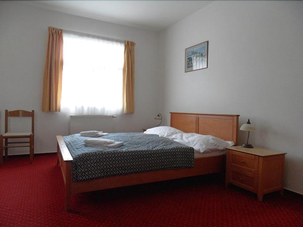 Atos Hotel