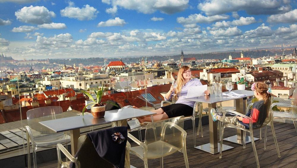 Wenceslas Square - Czech Leading Prag
