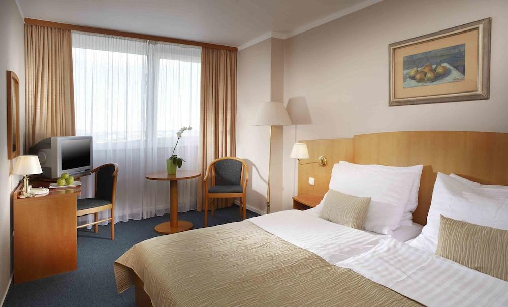 Hotel Orea Pyramida 4*