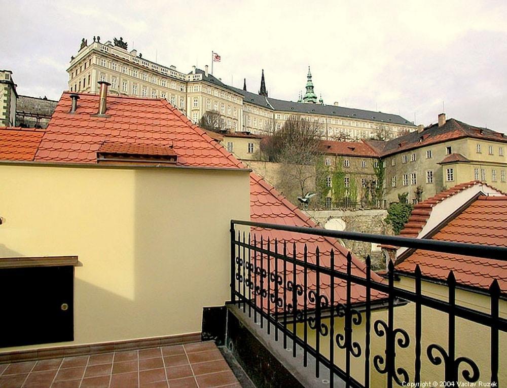 Hotel The Golden Wheel 4*