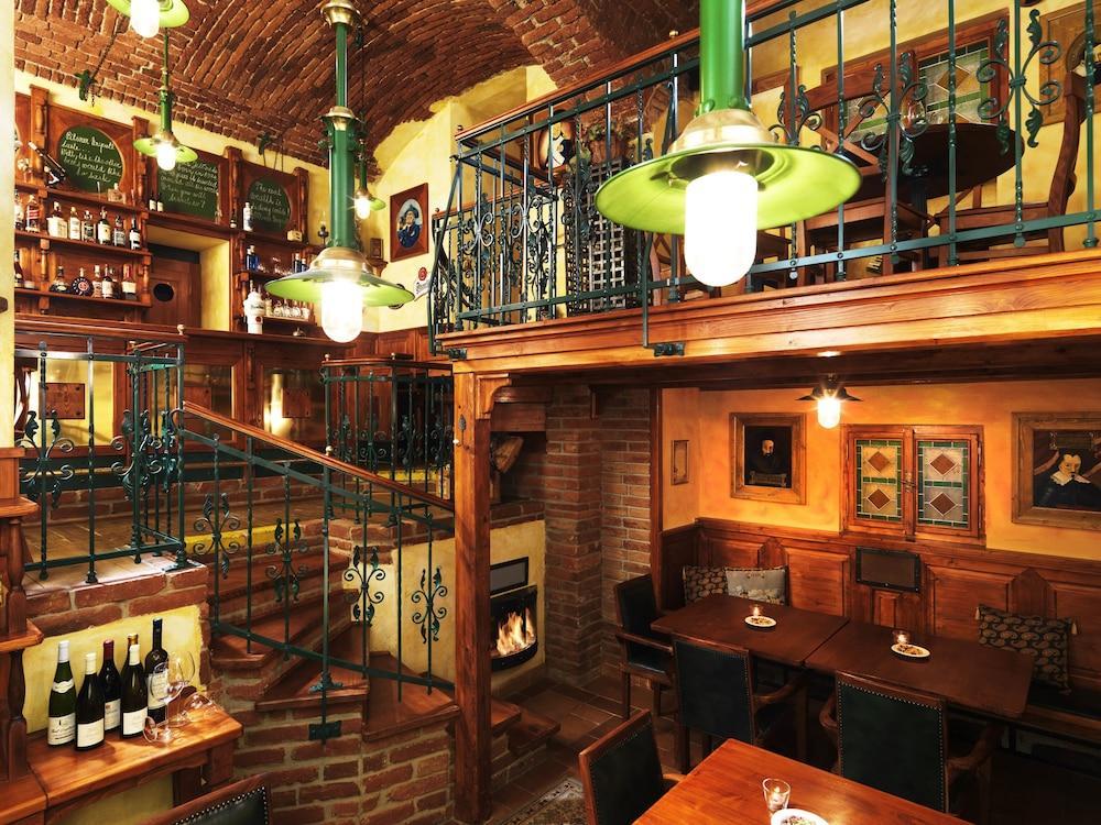 Julian Hotel 4*