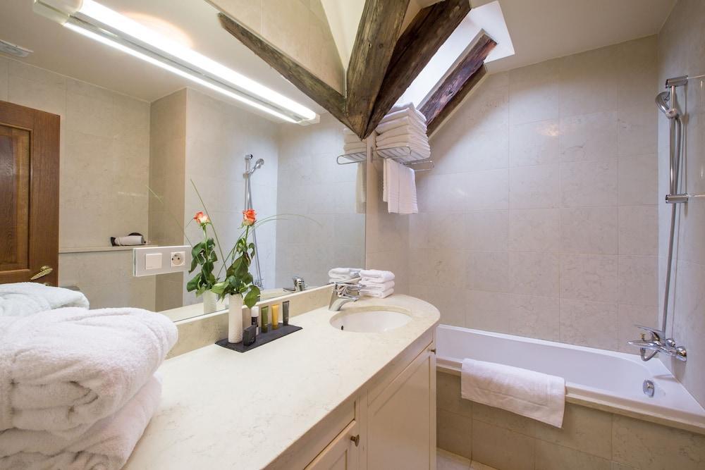 Miss Sophie's Charles Bridge 4* Prague