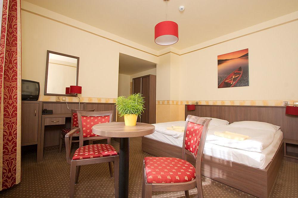Hotel Ostruvek