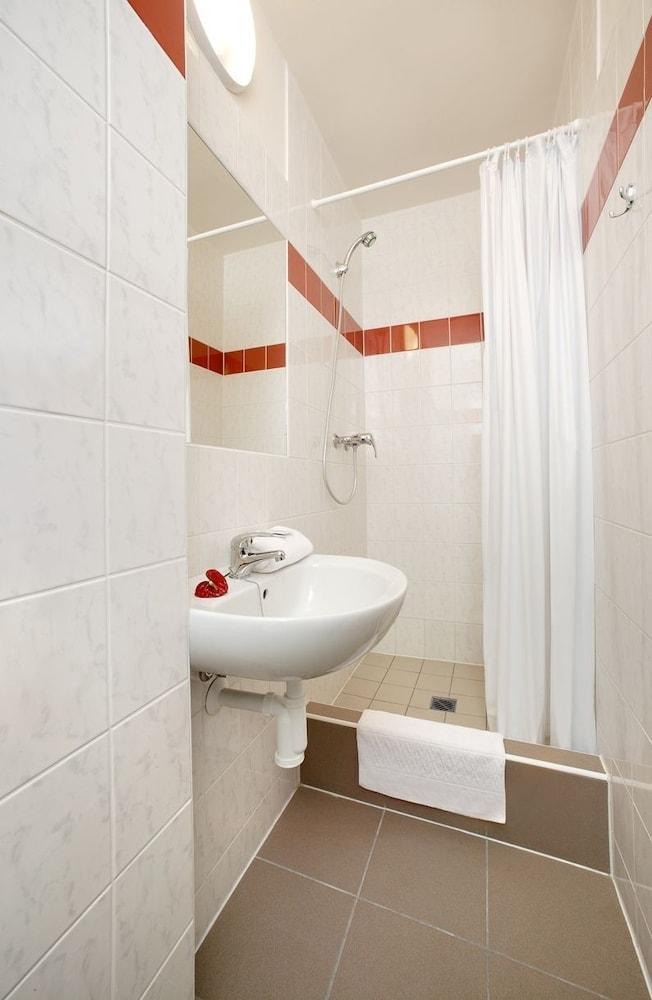 Easy Star Prague