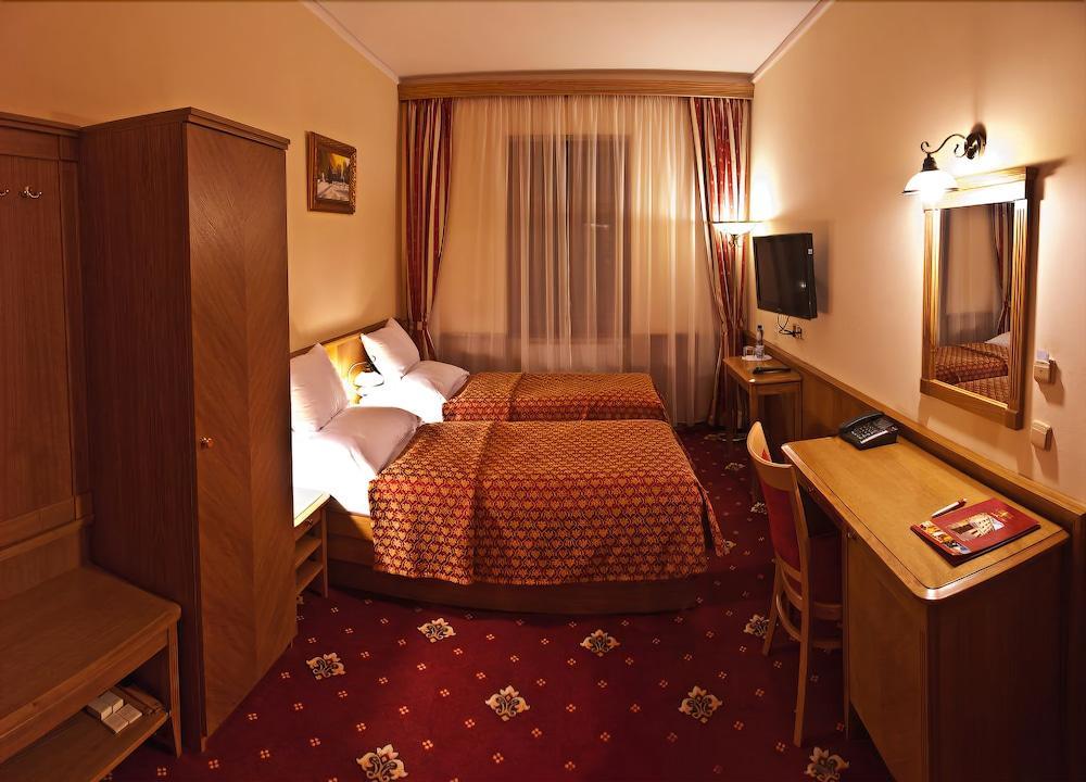 Askania 4*