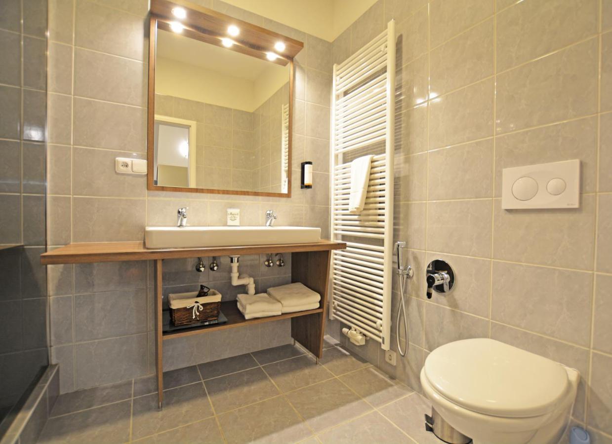 Karlova - Mostecka 10 St Depandance Aparthotel *