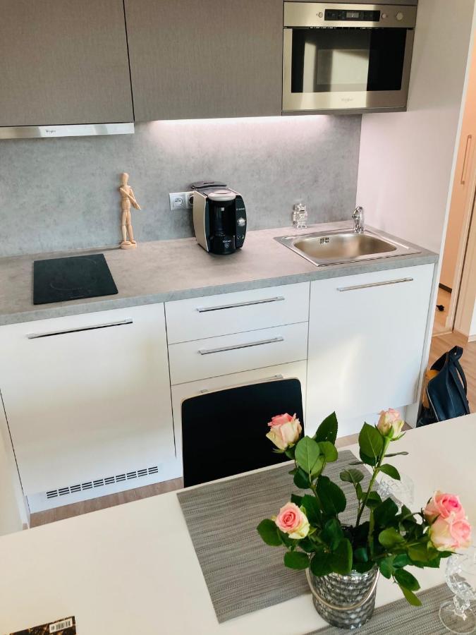 Blanc Harfa Design Appartement *