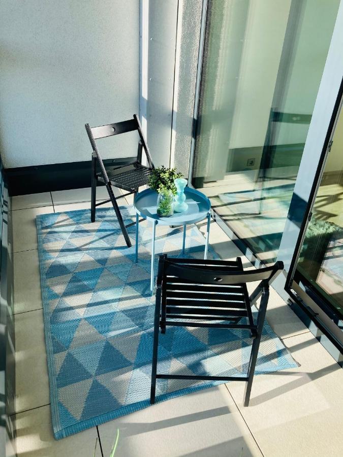 Appartement Blanc Harfa Design *