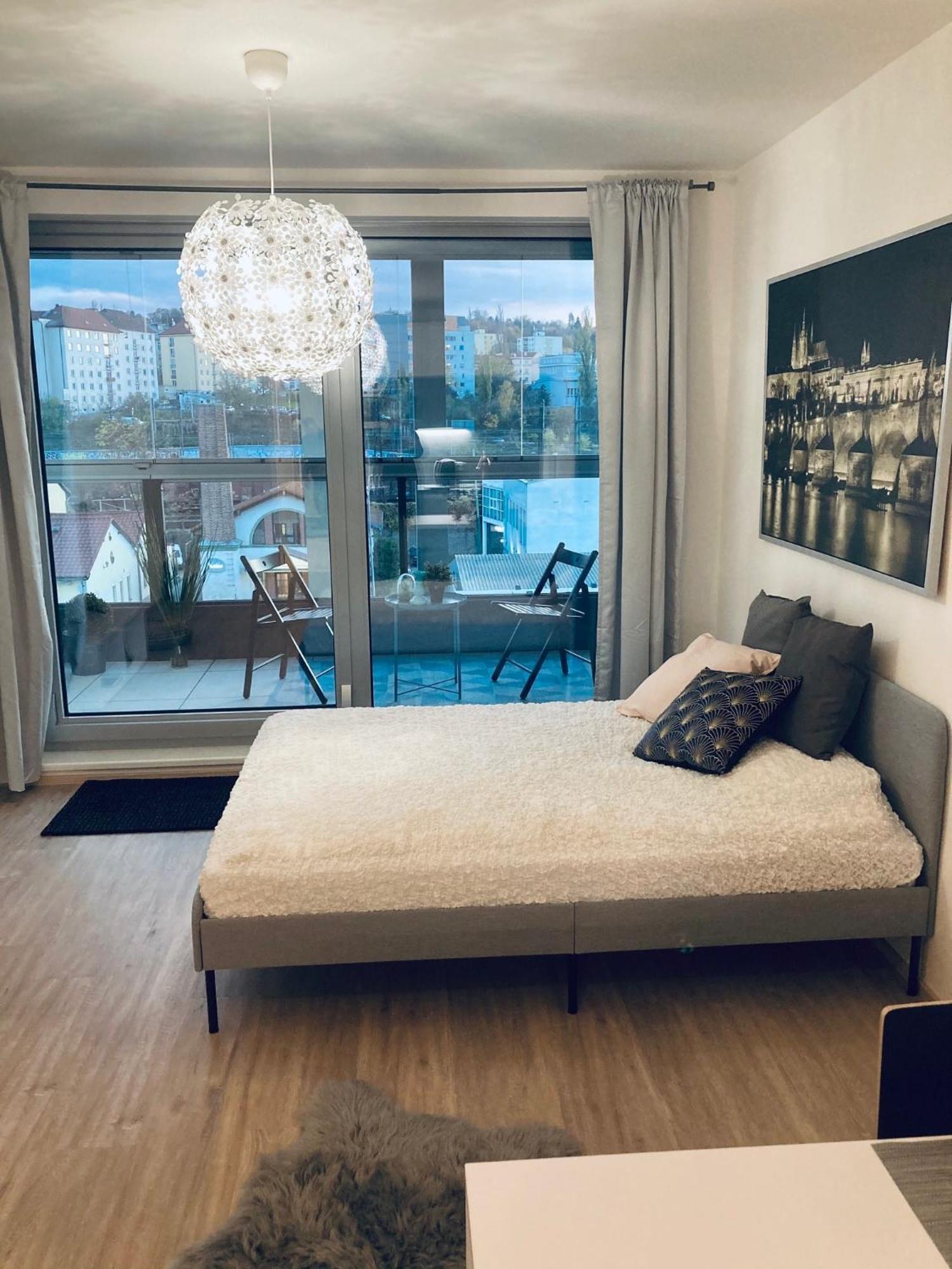 Appartement Blanc Harfa Design *