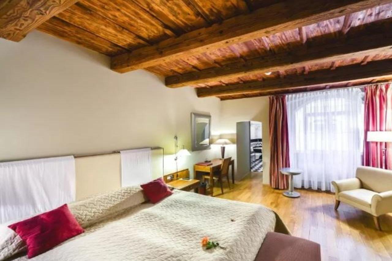 The Golden Wheel Hotel 4*