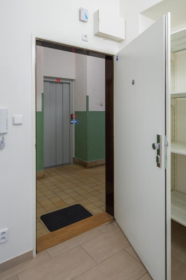 Homey Flat In Vinohrady By Days Apartment