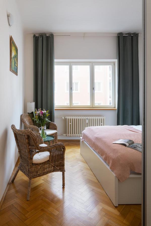 Homey Flat In Vinohrady By Days Prague