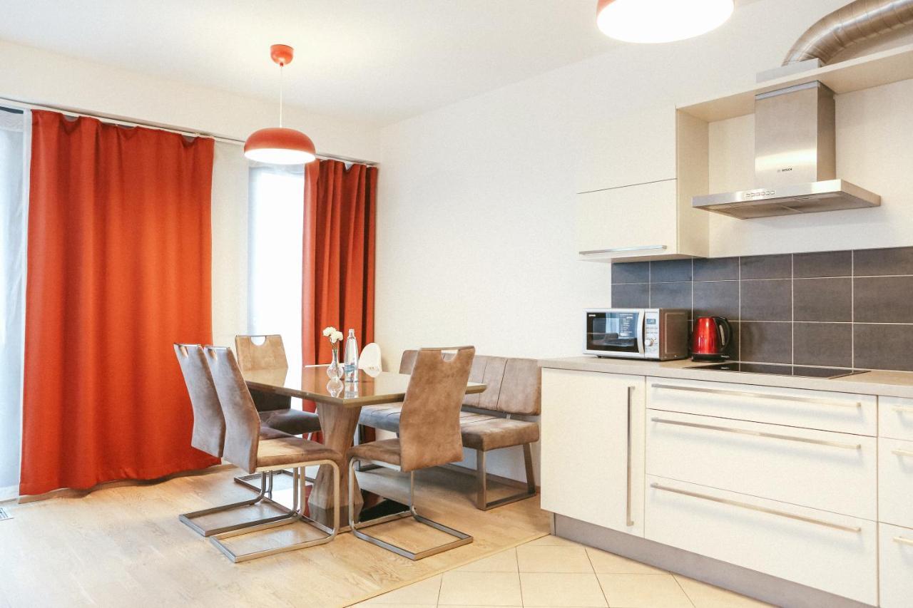 Apartment Sunny In Garden Towers Prague