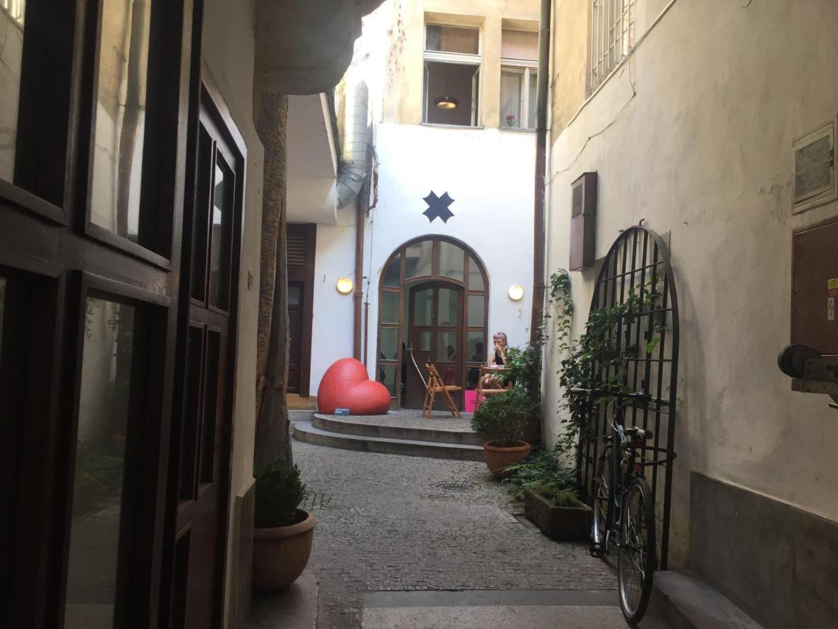 Trendy Local Apartment *
