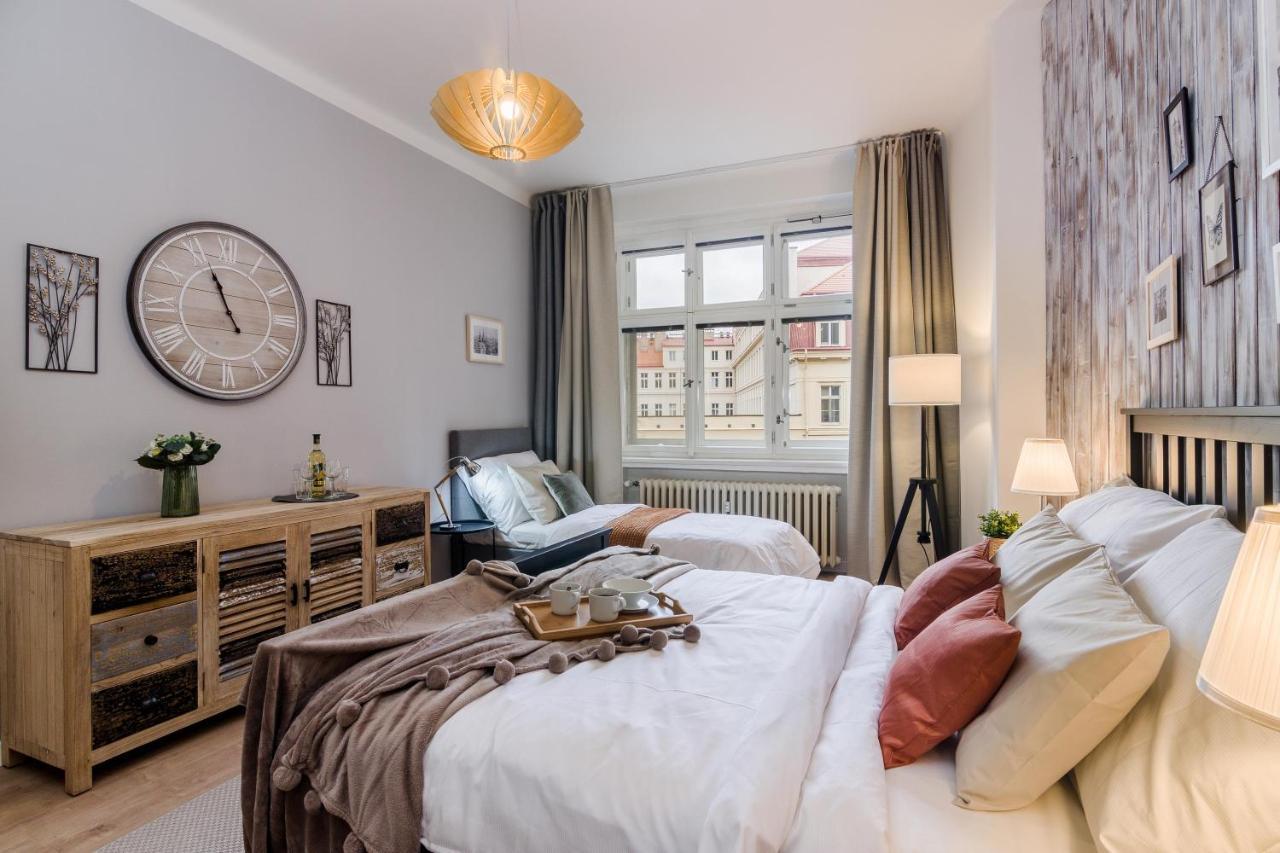 In Charles Bridge 1km By Michal&friends Apartamento *