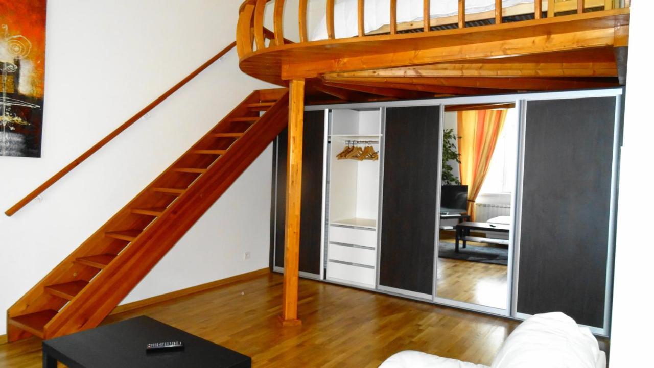 Apartment Four Seasons Platnerska Prague