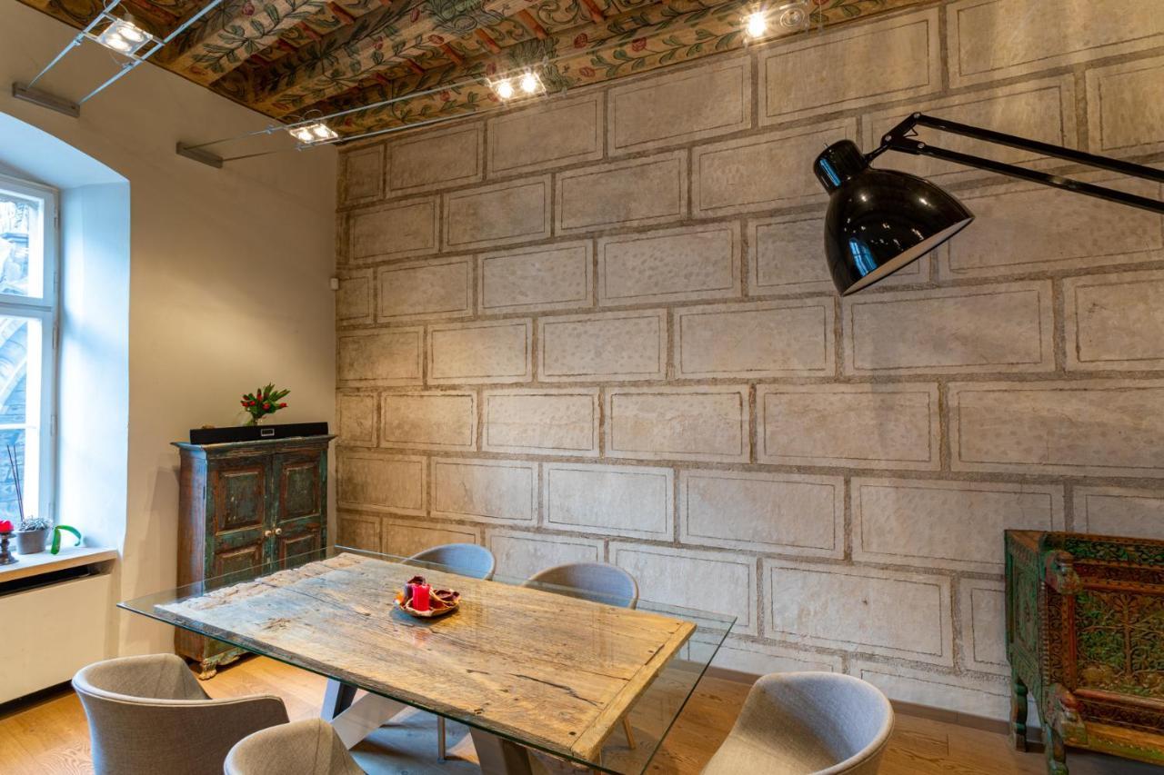 Mostecka Apartment *