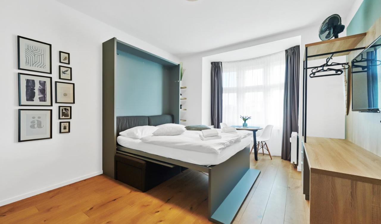 Apartment Honest Smichov *