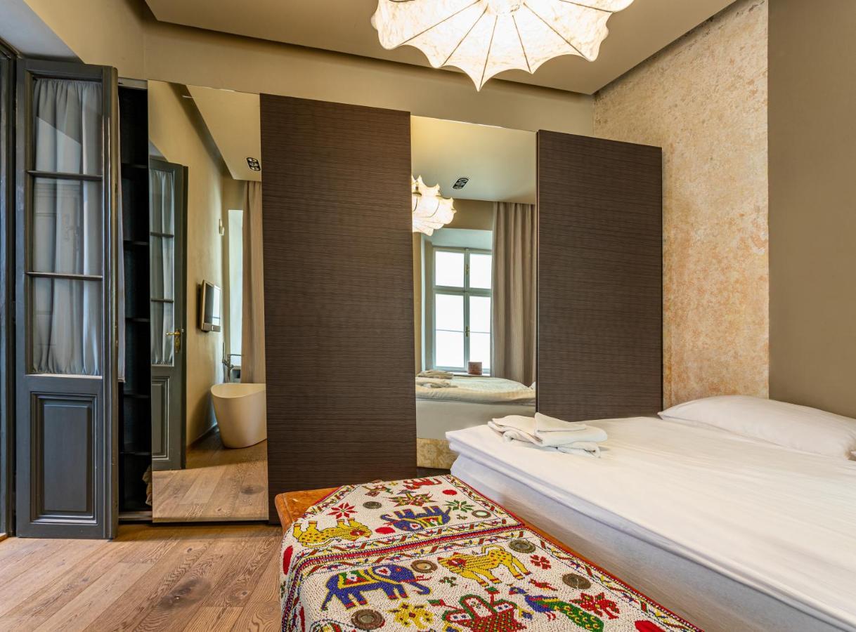 Apartment Mostecka Prague