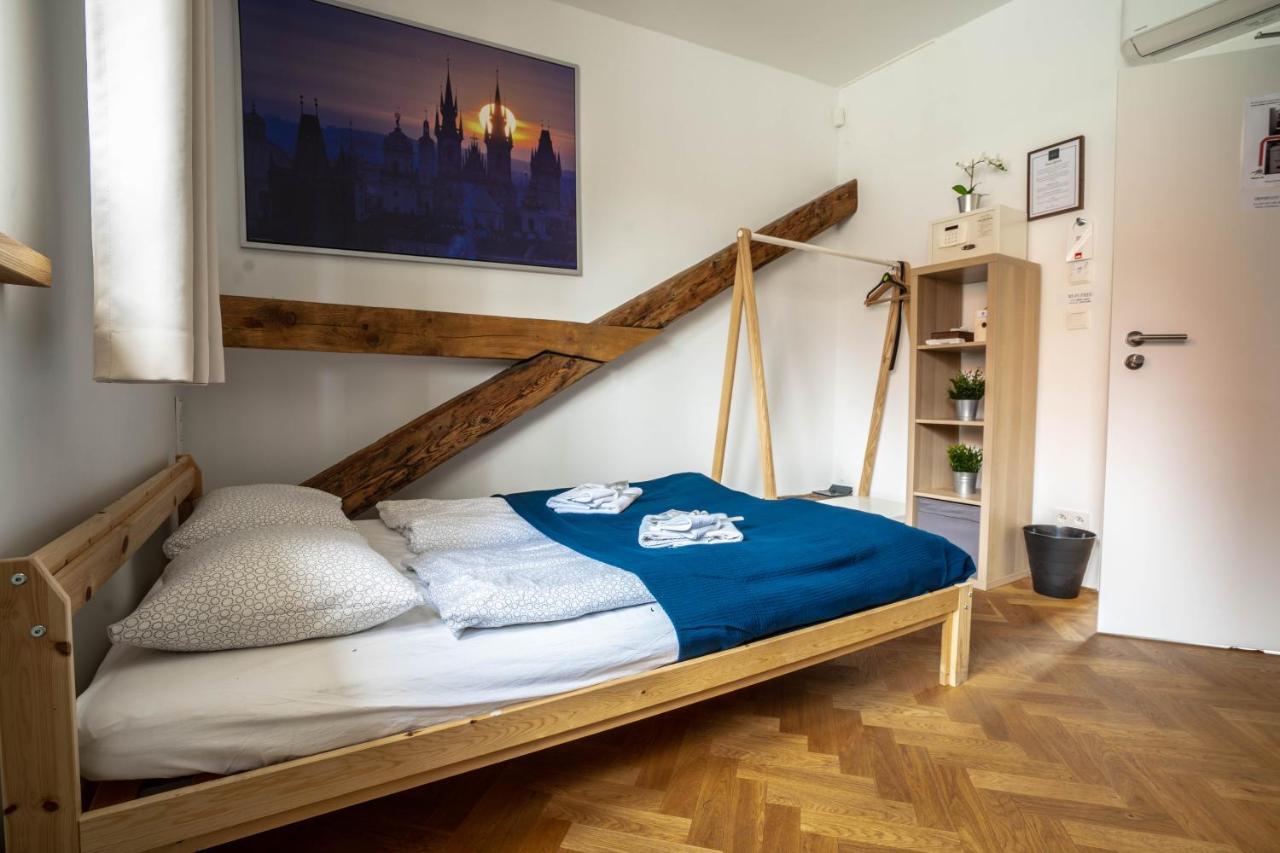 Old Town Square Suites Appart hôtel 2*