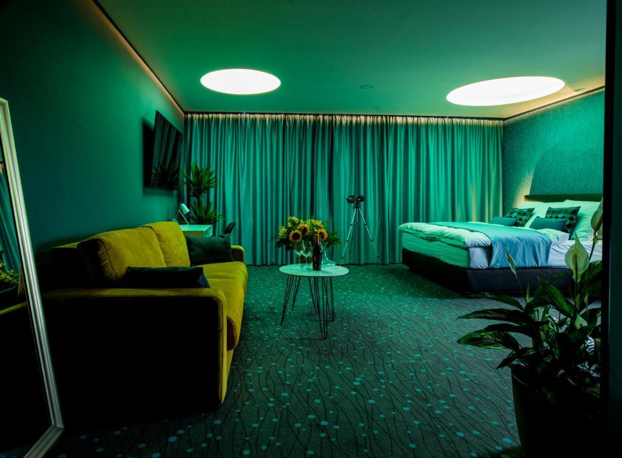Rooftop Planet Hotel