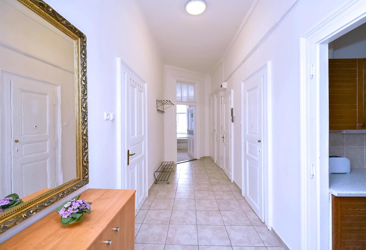 Vezenska Apartment