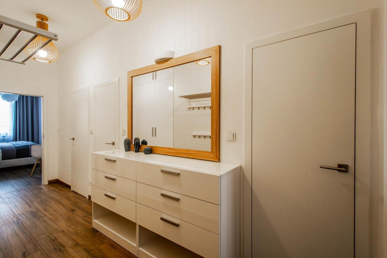 Executive Bright Apt. By Ruterra *