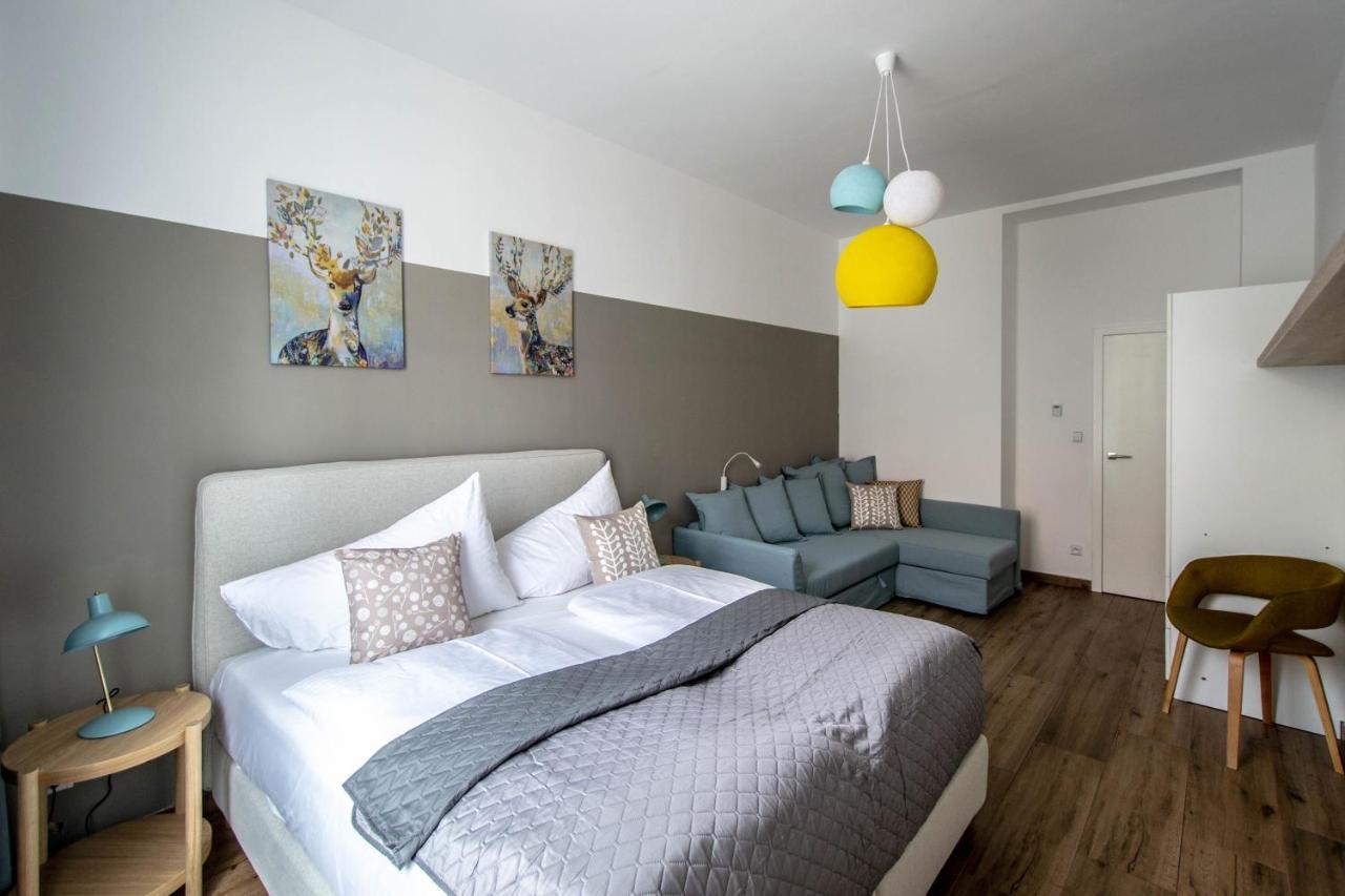 Executive Bright Apt. By Ruterra * Praga