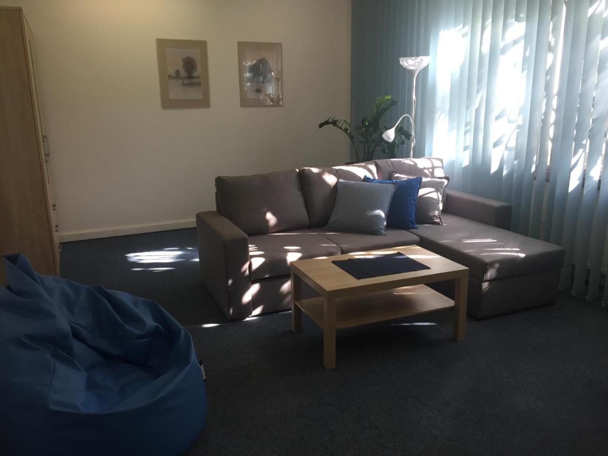 Blue In Beautiful Style Garden With Atmosphere Appartement Prague