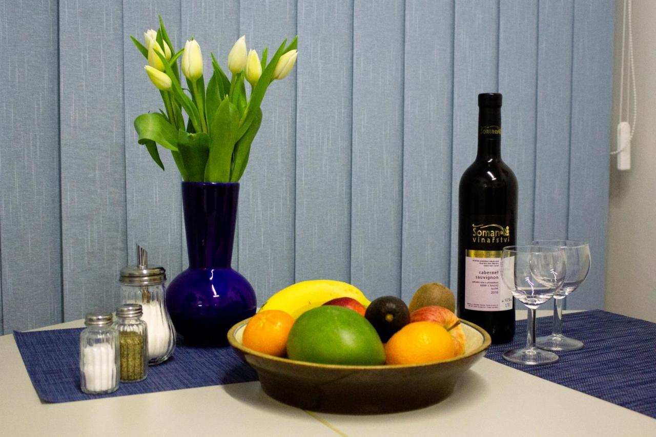 Blue In Beautiful Style Garden With Atmosphere Appartement Prague