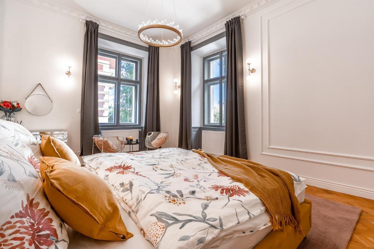 Emperor Castle View Apartment Prag