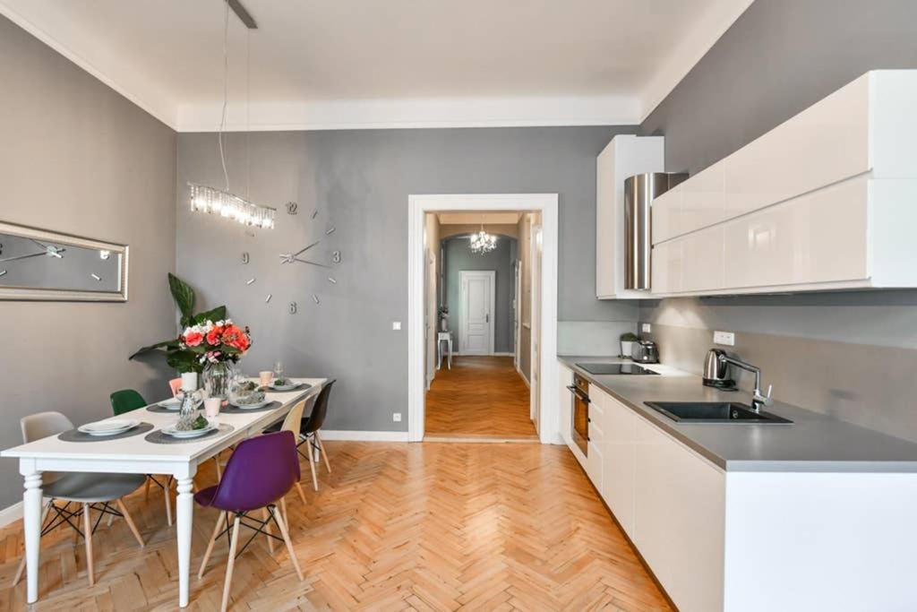 Apartment Cityscape Wenceslas Square Prague