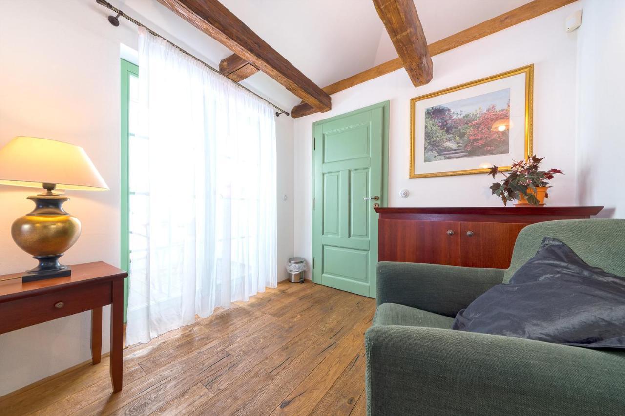 Nobles Apartment