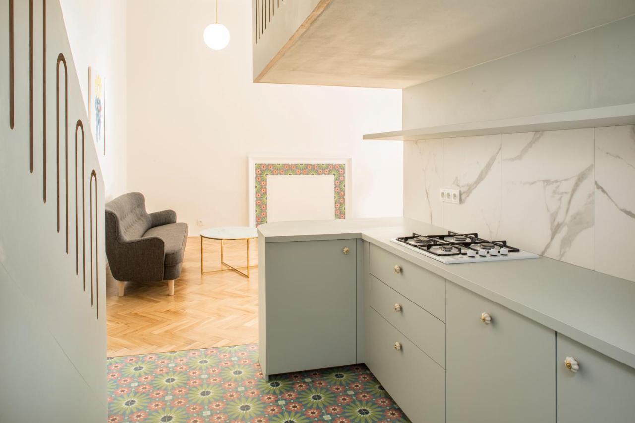 Apartment Downtown Designer Karlin