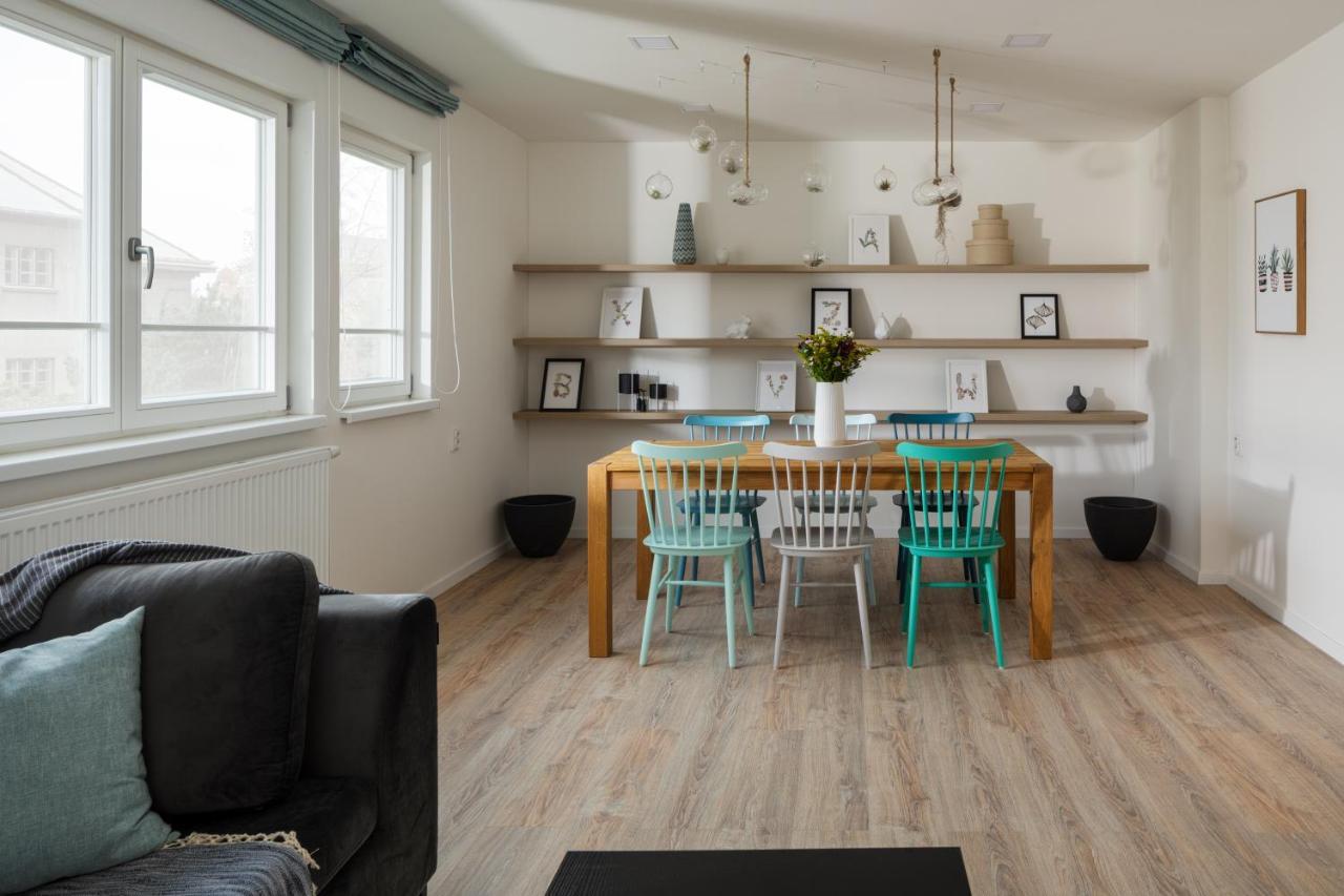 Minimalistic House In Vinohrady By Days Tatil Evi