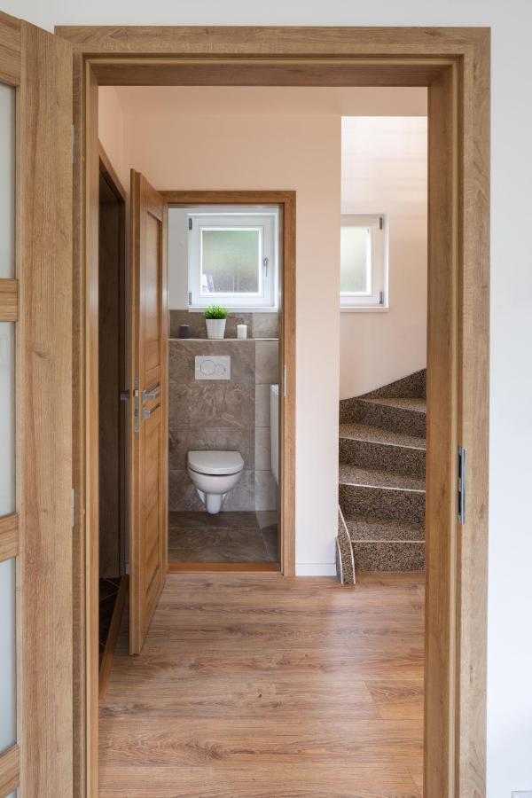 Tatil Evi Minimalistic House In Vinohrady By Days Prag