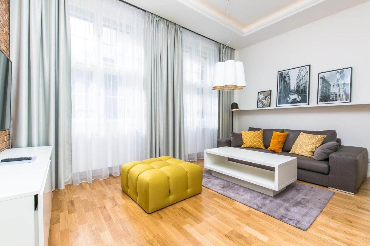 Location Old Town Brand New 2bd Apartment *