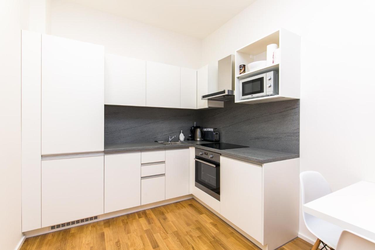 Location Old Town Brand New 2bd *