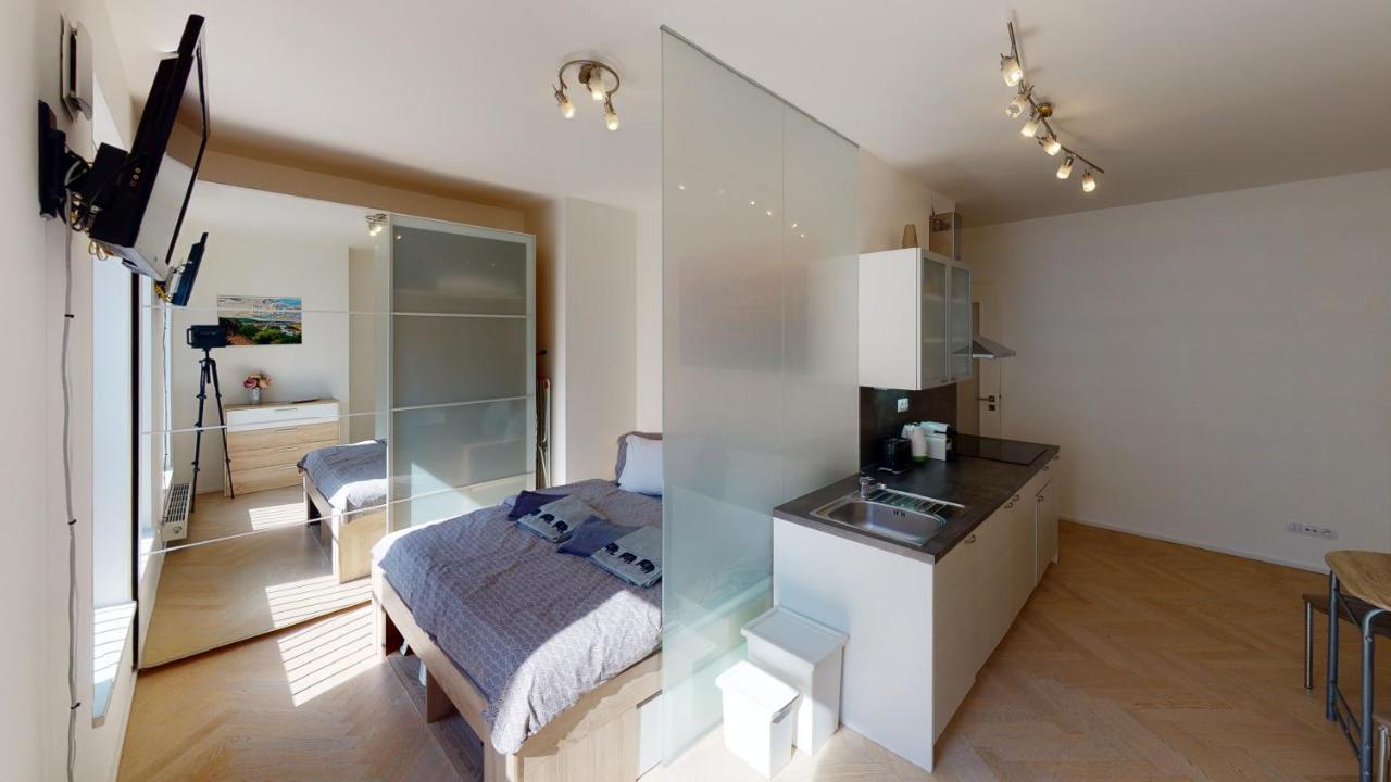 Onsite Free Garage Parking, 10min Centre By Bus Appartement Prague