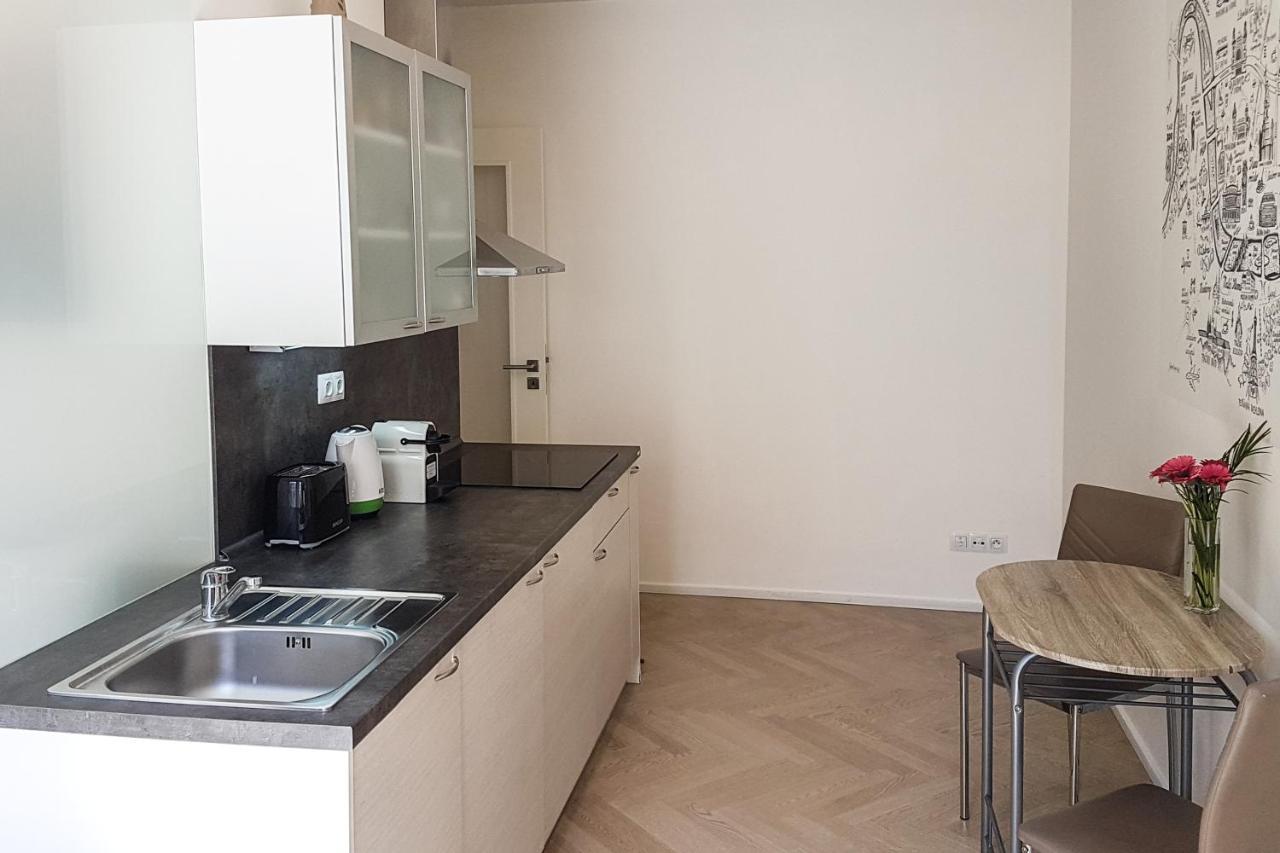 Onsite Free Garage Parking, 10min Centre By Bus Prague