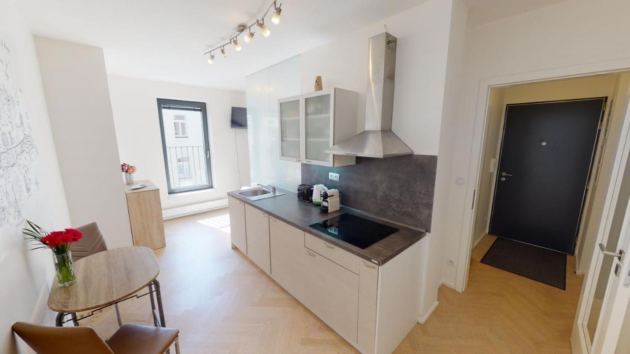 Onsite Free Garage Parking, 10min Centre By Bus Appartement
