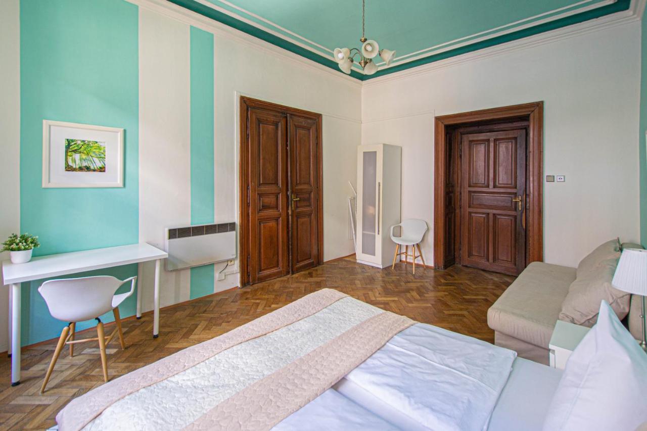 For Celebrations Spacious 3bdr With Balcony Apartment
