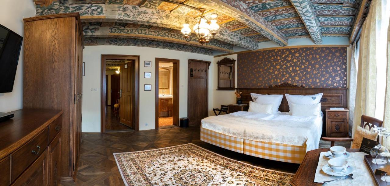 Hotel U Cerneho Orla 4*