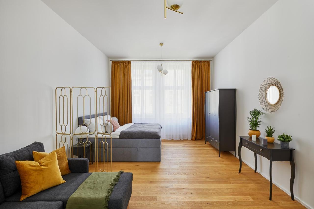 Deluxe In New Town By Days Apartment Prague