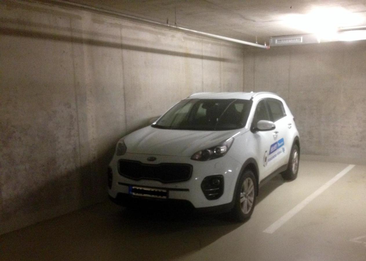 Onsite Free Garage Parking, 10min Centre By Bus * Prague