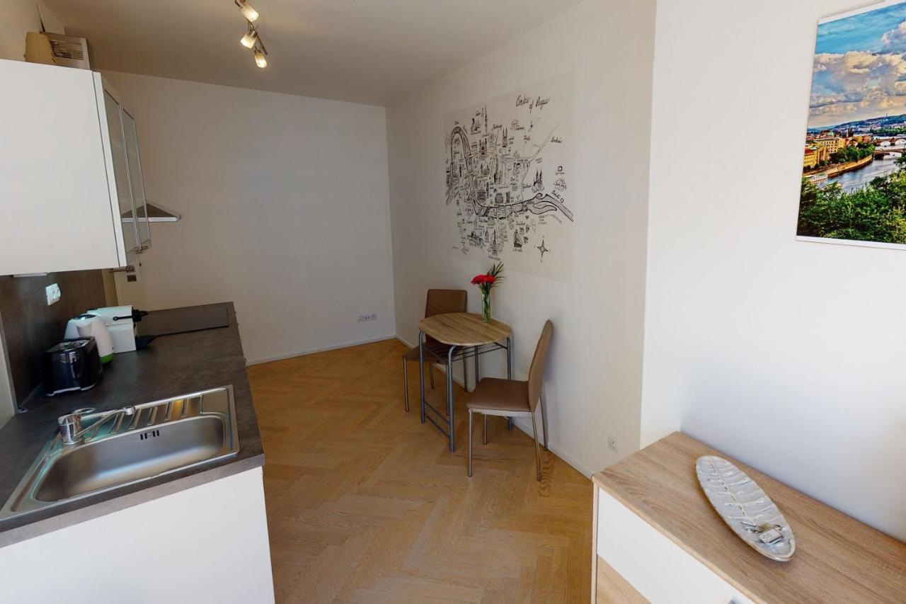 Onsite Free Garage Parking, 10min Centre By Bus Appartement