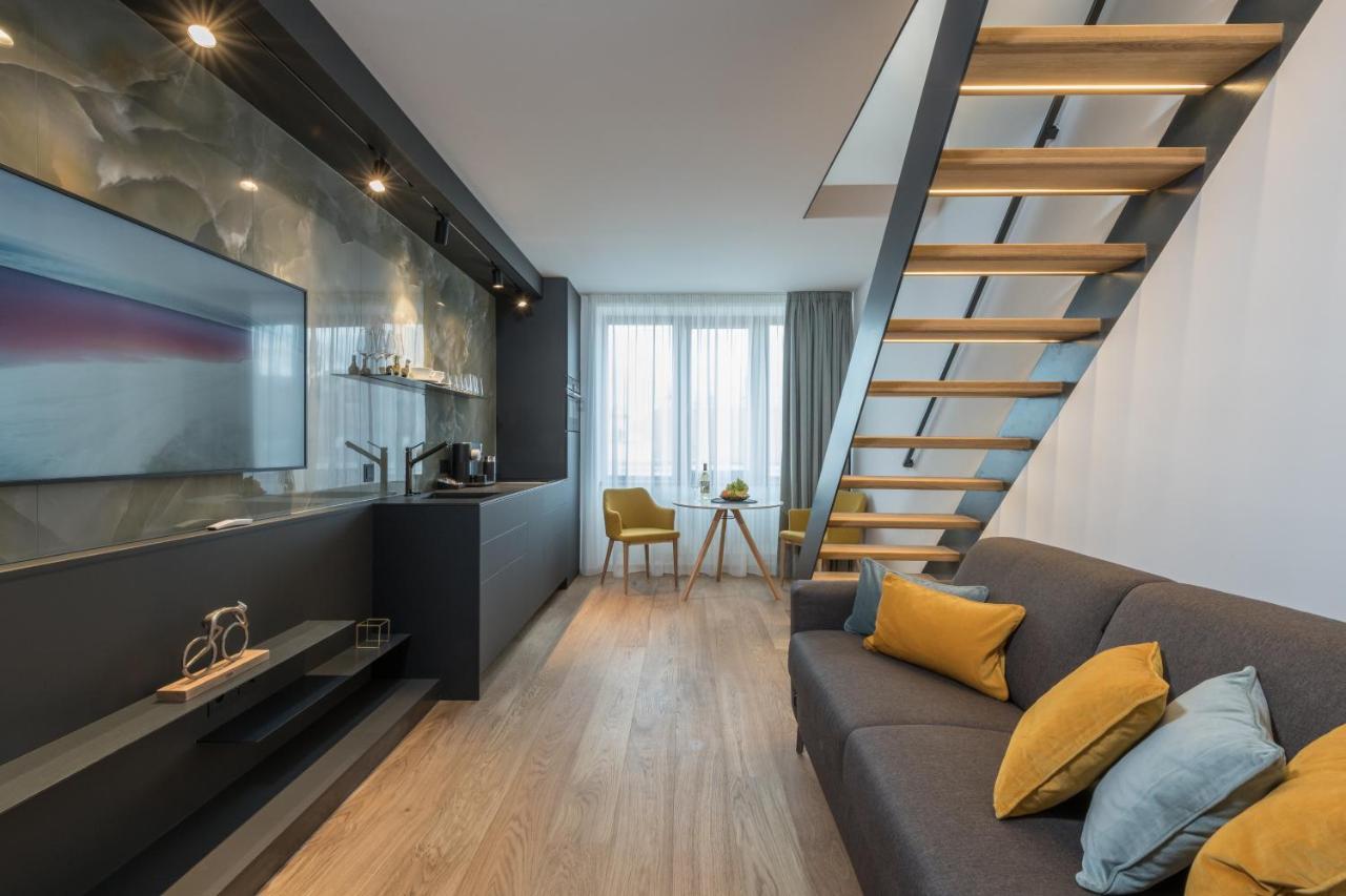 Fully Renovated Stylish Duplex In A Convenient Location Appartement Prague