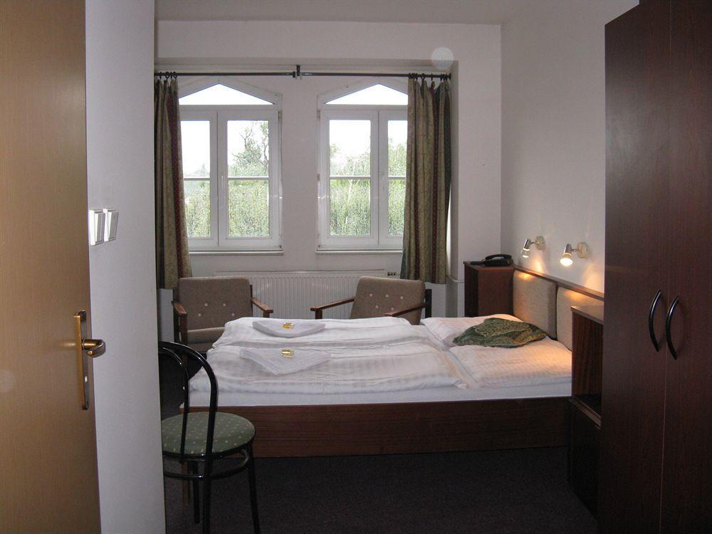 U Ceske Koruny Otel 3*